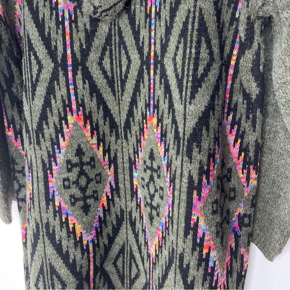 Creation •M• long hooded Aztec colorful wool blend single button cardigan - Picture 9 of 10